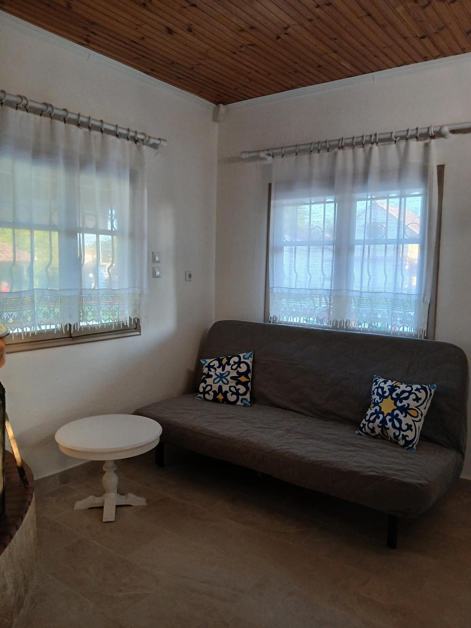 Kanela House *